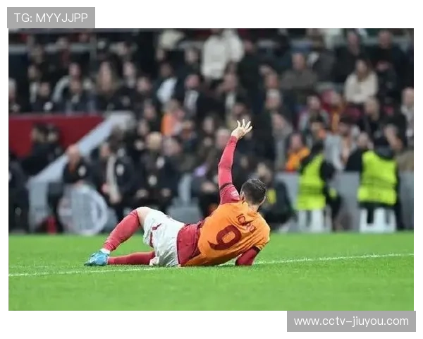 伊卡尔迪返回土耳其报到，加拉塔萨雷赛程紧密